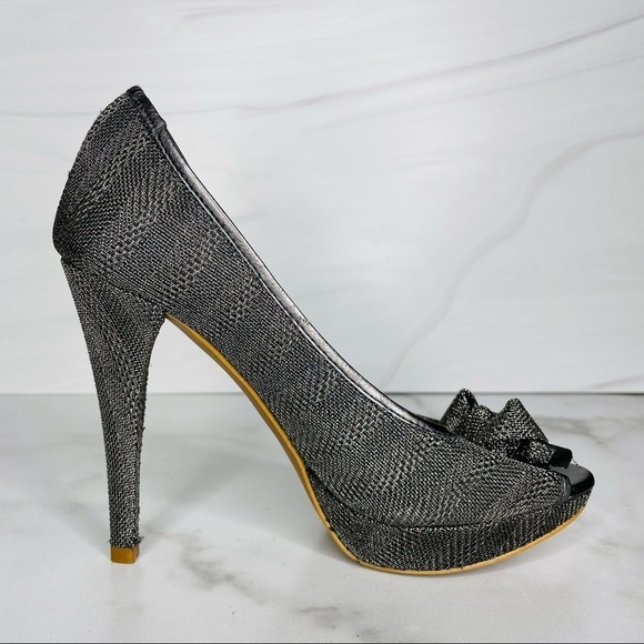 Zara Silver Sparkly Bow High Heels- Size 37- 4.5 Inch Heels - Picture 1 of 9